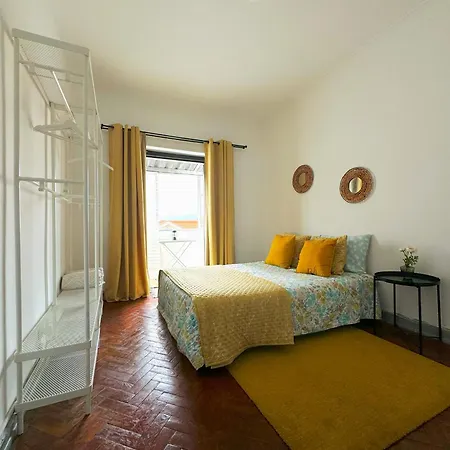 Casas Da Eva - Campolide Homestay Lisbon