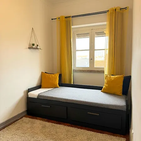 Casas Da Eva - Campolide 홈스테이 *