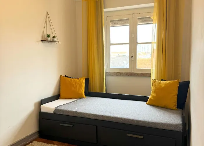 Casas Da Eva - Campolide Homestay *